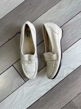 SAS women's Easier slip-on loafers